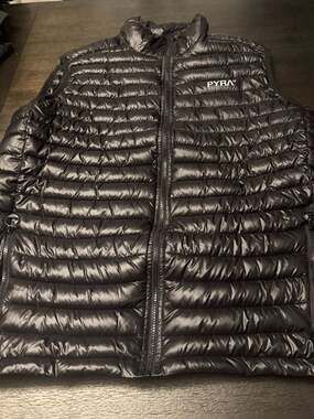 PYRA Men's Black 3M Thinsulate Featherless Puffer Vest
